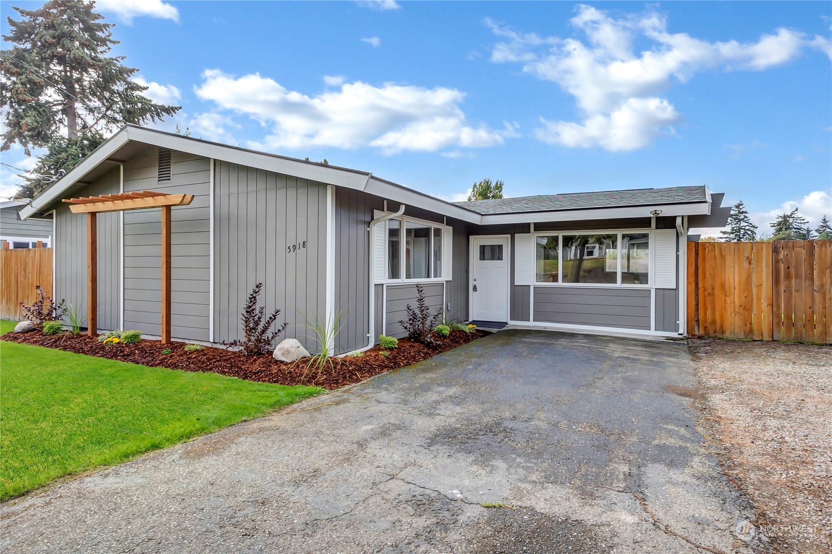 Cushman Ave, Tacoma, WA 98408