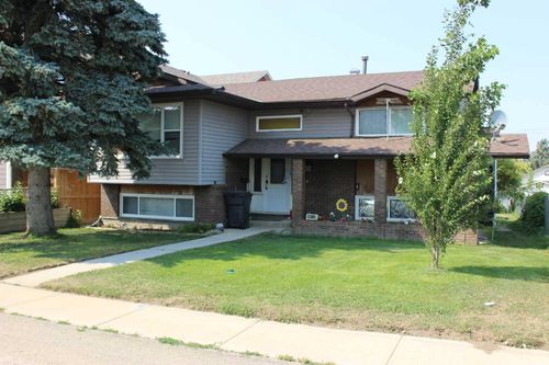 205 1 St Ne, Shaughnessy, AB, T0K2A0 | Card Image