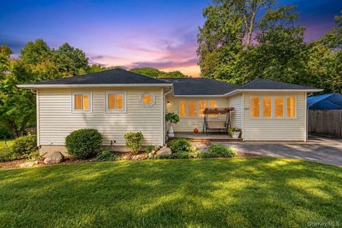 164 Landing Rd, Glen Cove, NY, 11542-1736 | Card Image