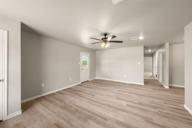 218 Melissa St, Home with 3 bedrooms, 2 bathrooms and null parking in Eddy TX | Image 4