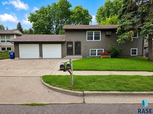 2905 E Klondike Trl, Sioux Falls, SD, 57103-4342 | Card Image