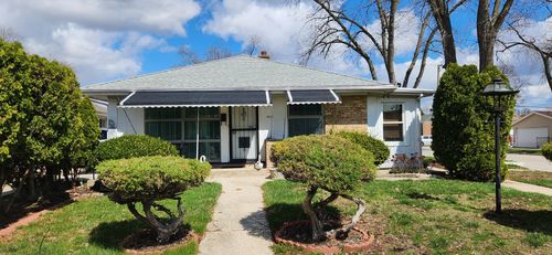 3501 Adams St, Bellwood, IL, 60104-2147 | Card Image