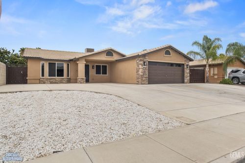 103 Granite Ln, Delano, CA, 93215-3581 | Card Image