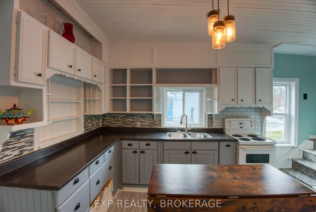 10933 Road 38, House other with 3 bedrooms, 1 bathrooms and 4 parking in Parham ON | Image 8
