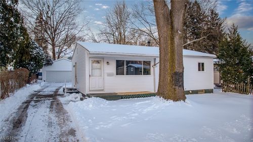 835 Carnegie Ave, Akron, OH, 44314-1105 | Card Image