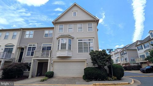 46368 Hobbs Sq, STERLING, VA, 20165-7262 | Card Image