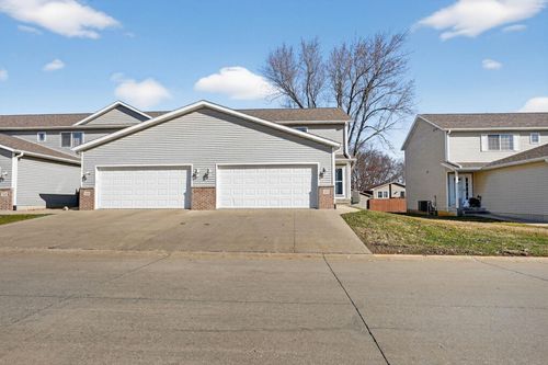 1117 Lois Ln, Waterloo, IA, 50702-4247 | Card Image