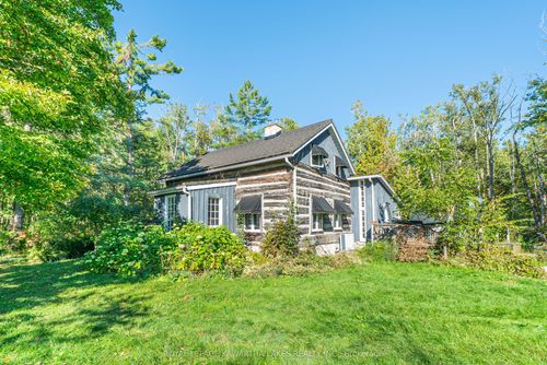 979 Linden Valley Rd, Kawartha Lakes, ON, K0M2T0 | Card Image