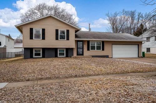 1927 Burton St, Beloit, WI, 53511-2802 | Card Image