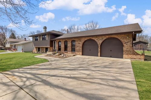 440 Charles Ct, South Elgin, IL, 60177-1002 | Card Image
