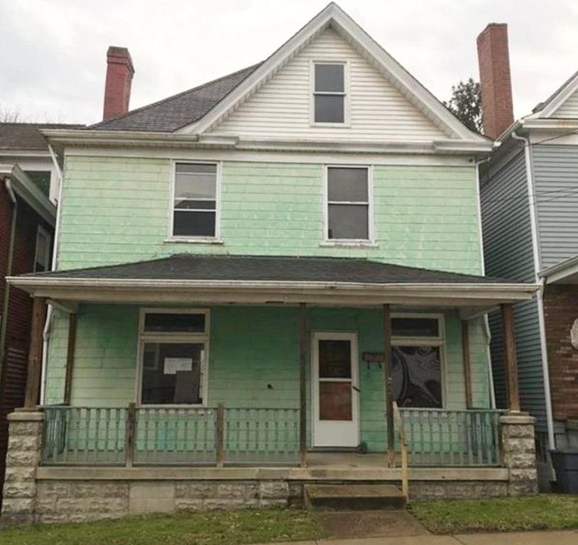 4th St, Donora, PA 15033