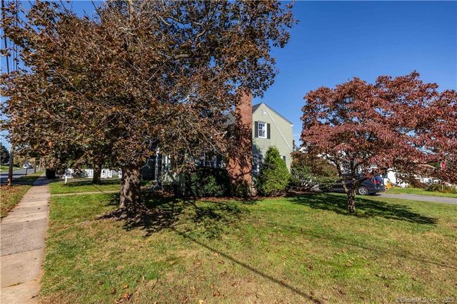 118 Longvue Dr, House other with 3 bedrooms, 2 bathrooms and 4 parking in Wethersfield CT | Image 34