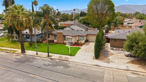 1050 W Olive St, Corona, CA, 92882-4080 | Card Image