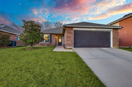 656 Condor Trl, Saginaw, TX, 76131-8825 | Card Image