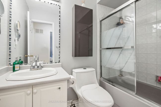 8 Louana Cres, Condo with 4 bedrooms, 4 bathrooms and 2 parking in Vaughan ON | Image 37