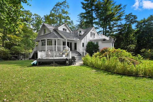 8 Brook Ln, Cortlandt Mnr, NY, 10567-6502 | Card Image