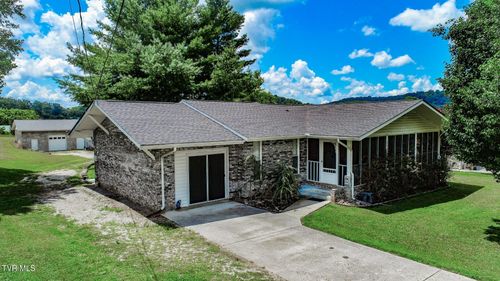 281 Ramblin Rd, Newport, TN, 37821-5611 | Card Image