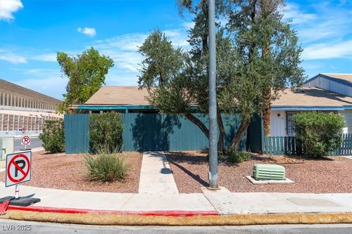 4227 White Sands Ave, Las Vegas, NV, 89121-4805 | Card Image