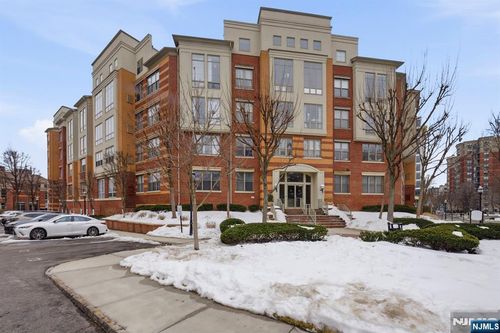 26 Ave At Port Imperial, West New York, NJ, 07093-8388 | Card Image