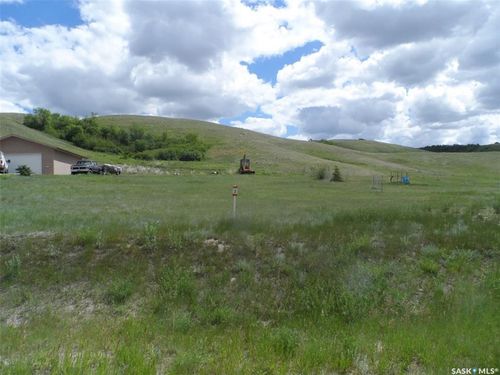 2 Ross Place, North Grove, SK, S6H7S9 | Card Image