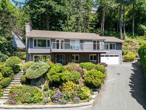 4425 Keith Road, West Vancouver, BC, V7W2M3 | Card Image