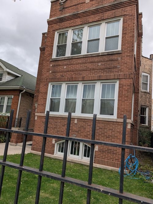 4055 W Nelson St, Chicago, IL, 60641-5410 | Card Image