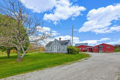 272 Pine Hill Rd, Westport, MA, 02790 | Card Image