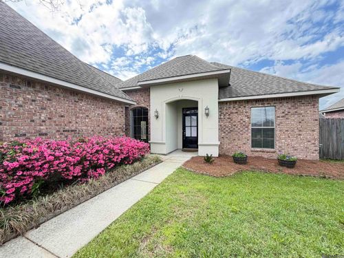 33853 Nicole Ln, Denham Springs, LA, 70706-2048 | Card Image