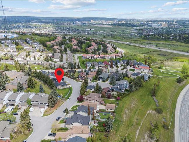 76 Coach Gate Way Sw, House other with 3 bedrooms, 2 bathrooms and 4 parking in Calgary AB | Image 47