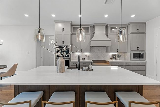 7727 Red Damsel Pl, House other with 4 bedrooms, 5 bathrooms and 3 parking in Fulshear TX | Image 8