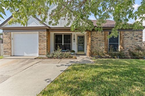3901 Huckleberry Dr, Fort Worth, TX, 76137-1015 | Card Image