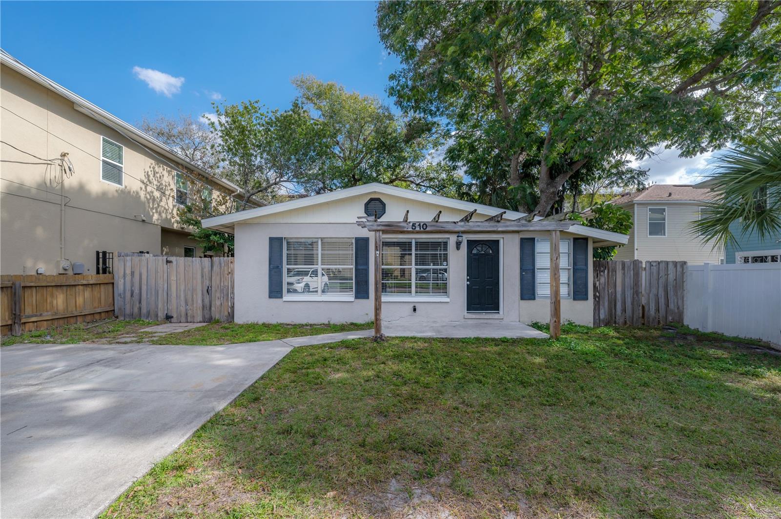 Lincoln Ave, Tampa, FL 33609