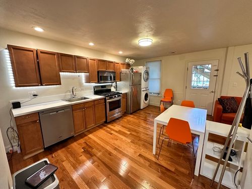 1a-130 W 8th St, Boston, MA, 02127-5419 | Card Image
