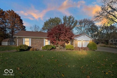 21 Hill Ct, Greenwood, IN, 46142-7204 | Card Image