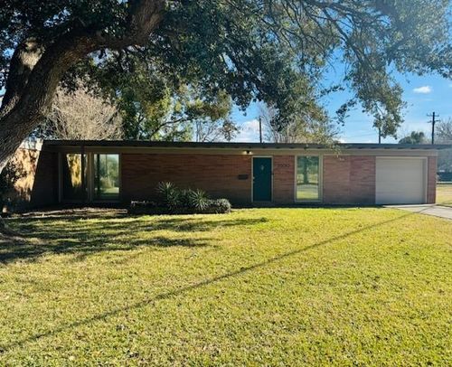 3500 Doris St, Bay City, TX, 77414-4626 | Card Image