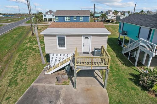 4011 Vista Rd, Galveston, TX, 77554-8822 | Card Image