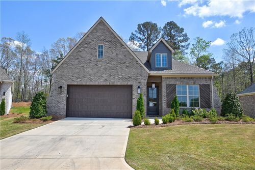 585 Windsor Dr, OPELIKA, AL, 36801-3473 | Card Image