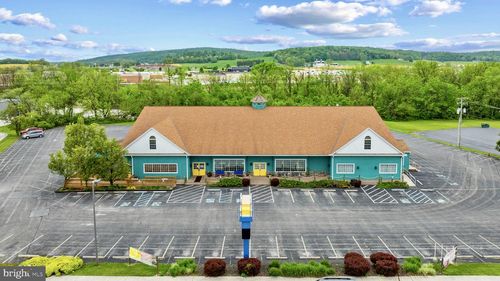 110 Eisenhower Dr, HANOVER, PA, 17331-5204 | Card Image