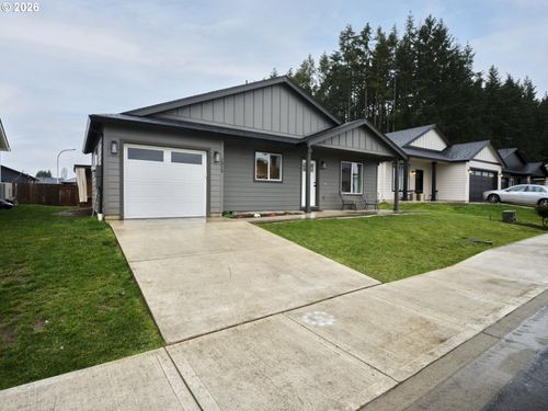 1015 Peach Rd, Winlock, WA, 98596-8935 | Card Image