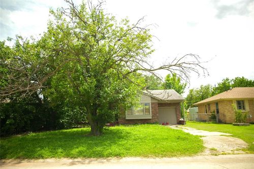 2008 Downing St, The Village, OK, 73120-4908 | Card Image