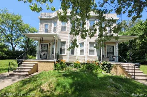 233 Leicester Ct, Detroit, MI, 48202-1607 | Card Image