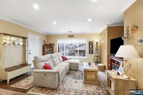 623 Schuyler Ave, Lyndhurst, NJ, 07071-2914 | Card Image