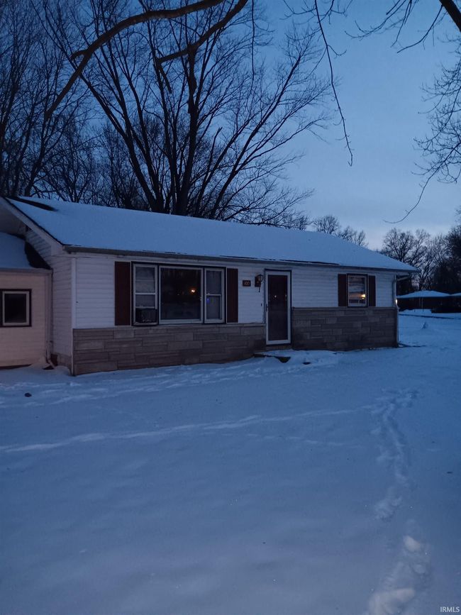 100 E Village Dr, House other with 3 bedrooms, 2 bathrooms and null parking in Sullivan IN | Image 4
