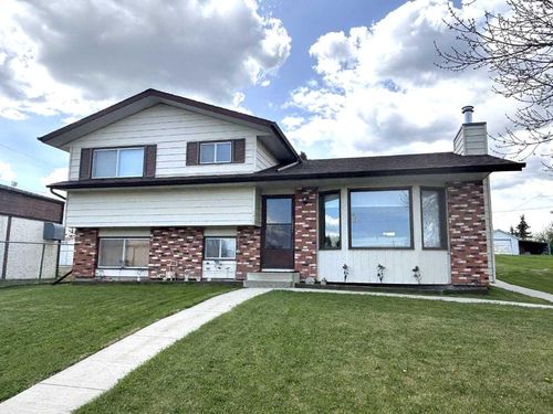 5015 50 Avenue, Sangudo, AB, T0E2A0 | Card Image