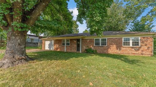 1000 S Jerry Ave, Fayetteville, AR, 72701-7314 | Card Image