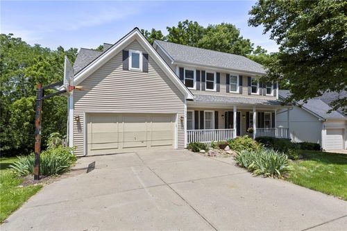7642 N Atkins Pl, Kansas City, MO, 64152-4423 | Card Image