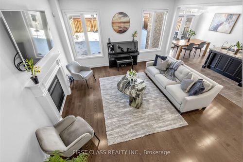 275 William Graham Dr, Aurora, ON, L4G0W4 | Card Image