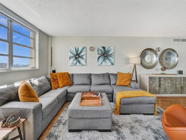 1702 - 1833 S Ocean Dr, Condo with 2 bedrooms, 2 bathrooms and null parking in Hallandale Beach FL | Image 13