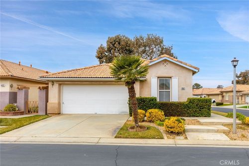 576 Essex Way, Banning, CA, 92220-5242 | Card Image