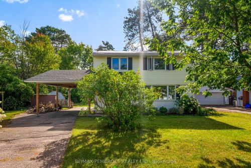 11 Frontenac Cres, Deep River, ON, K0J1P0 | Card Image